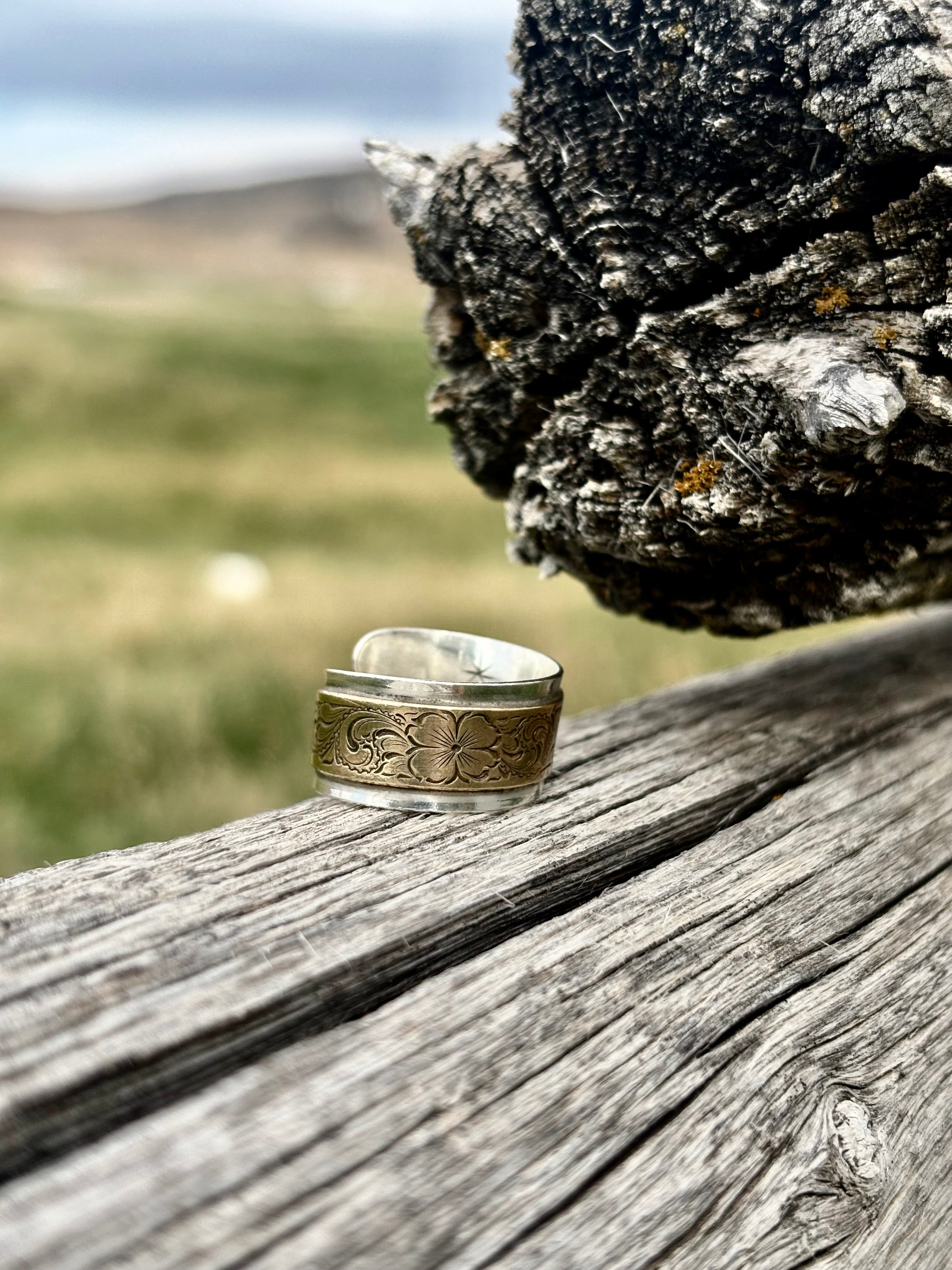 Lucky loop ring