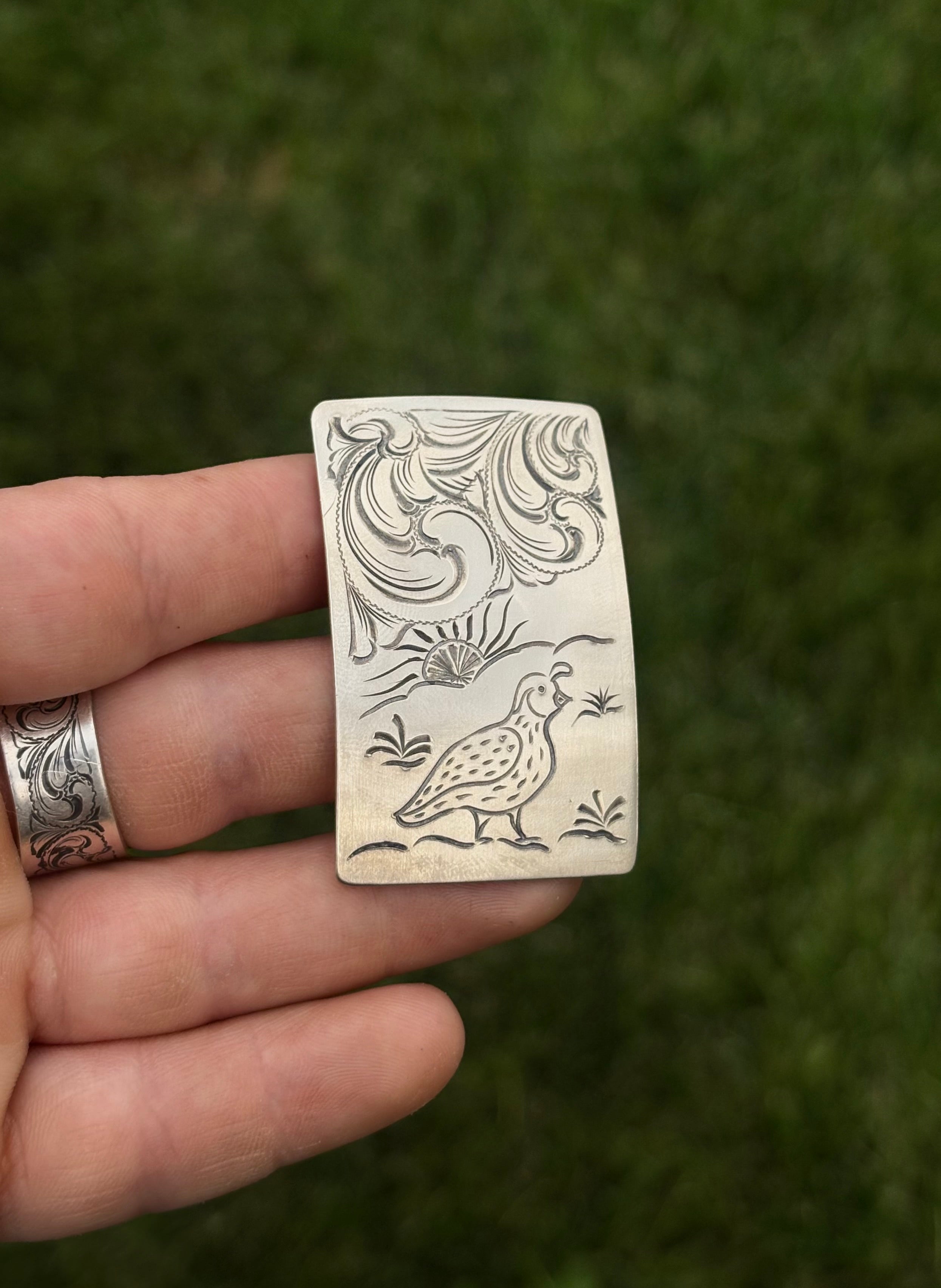 Quail buckle